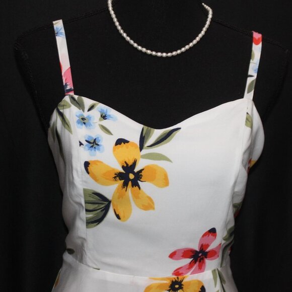 Old Navy White Floral Sundress - Picture 2 of 13